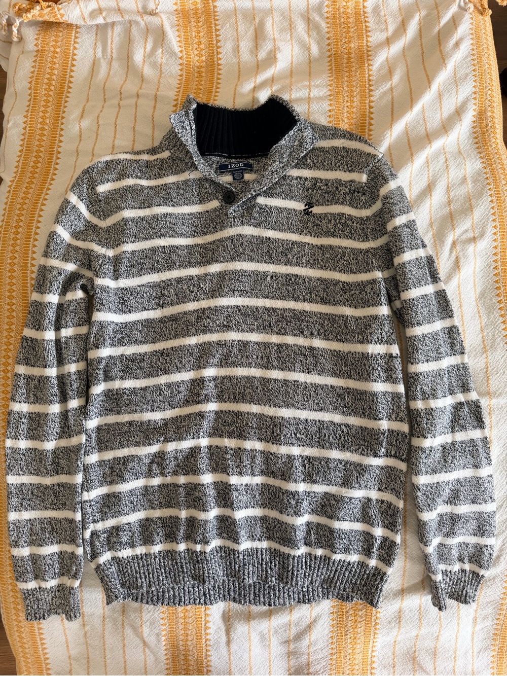 Izod Men's Gray and White Striped V-Neck Sweater